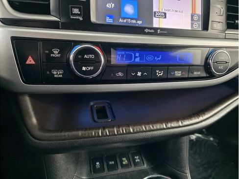 Used 2015 Toyota Highlander Limited Platinum image 22