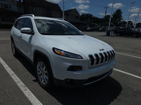 Used 2015 Jeep Cherokee Limited w/ Luxury Group AWD/4WD image 4