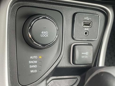 Used 2019 Jeep Compass Latitude w/ Cold Weather Group AWD/4WD image 20