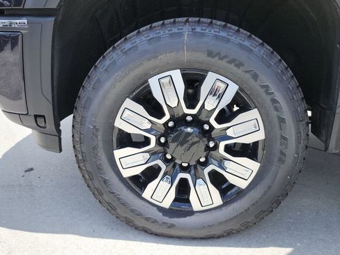 New 2026 GMC Sierra 2500 Denali w/ Denali Reserve Package AWD/4WD image 37