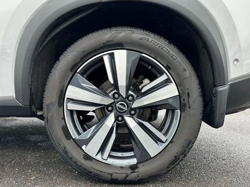 Used 2022 Nissan Rogue SL w/ SL Premium Package image 11