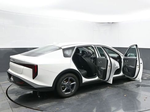 Used 2025 Kia K4 LXS image 55