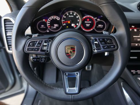 Certified 2022 Porsche Cayenne Turbo AWD/4WD image 16