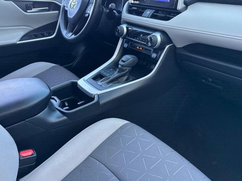 Certified 2025 Toyota RAV4 XLE w/ Convenience Package image 32