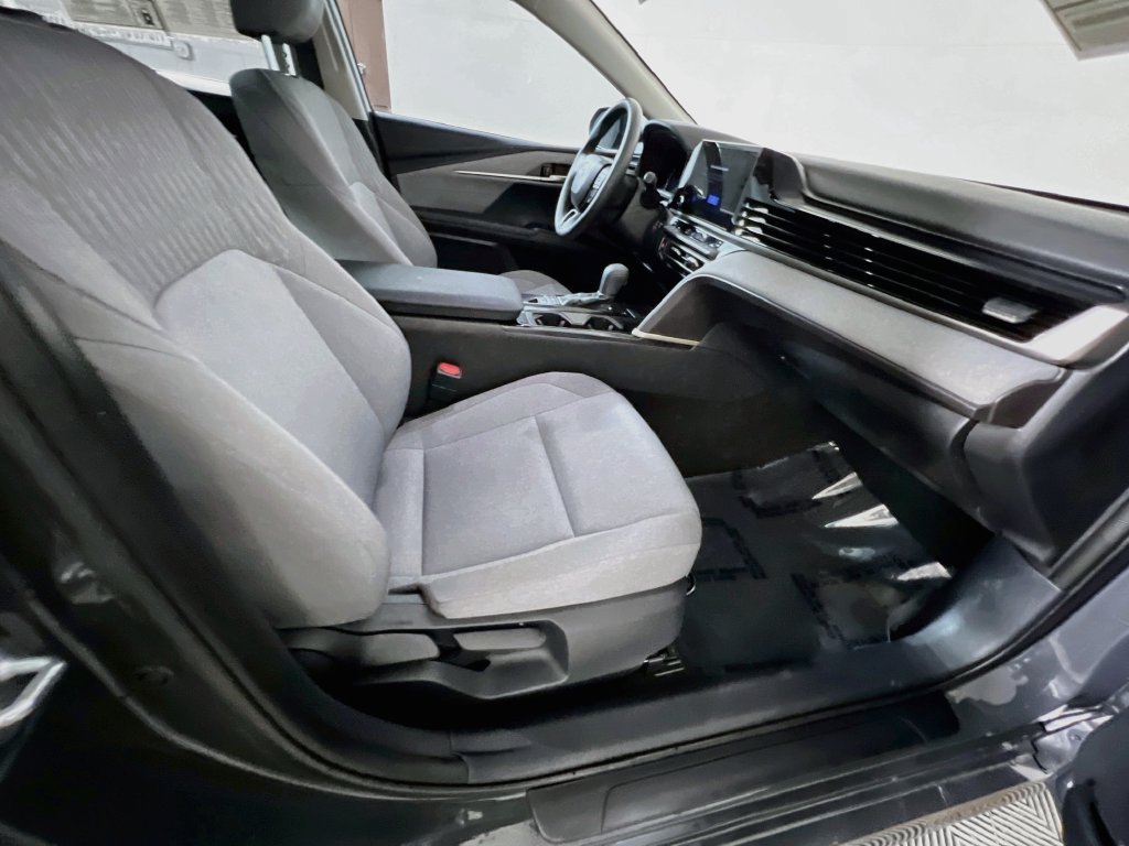 Used 2025 Toyota Camry LE FWD image 28
