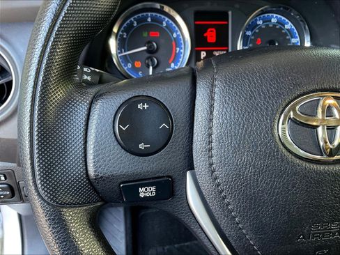 Used 2017 Toyota Corolla LE FWD image 10