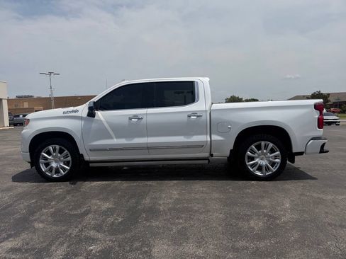 Used 2024 Chevrolet Silverado 1500 High Country AWD/4WD image 14