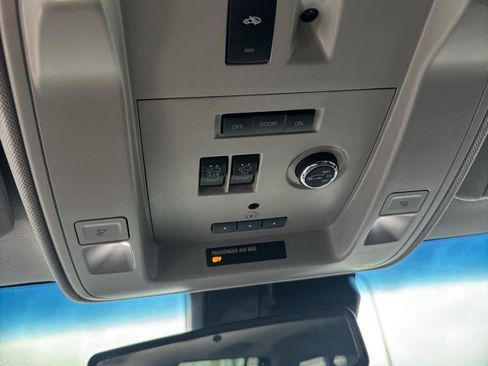 Used 2015 GMC Yukon XL Denali w/ Premium Package AWD/4WD image 37