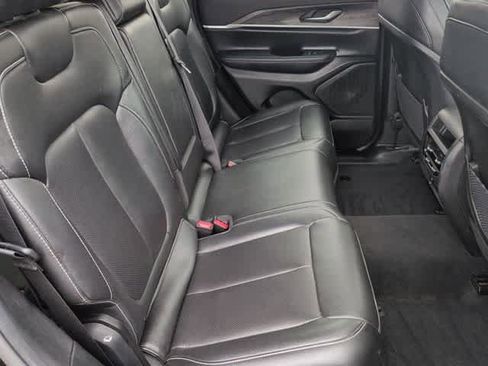 Used 2024 Jeep Grand Cherokee Limited w/ Luxury Tech Group II AWD/4WD image 21