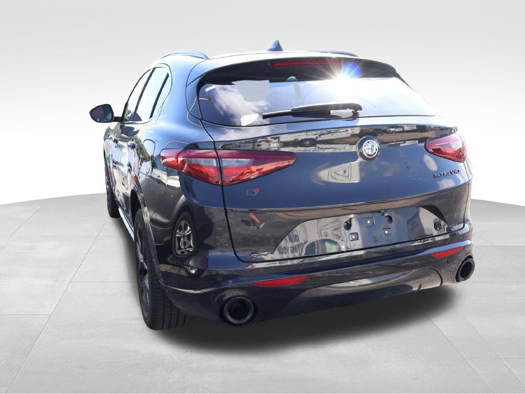 Used 2020 Alfa Romeo Stelvio Ti w/ Nero Edizione AWD/4WD image 22