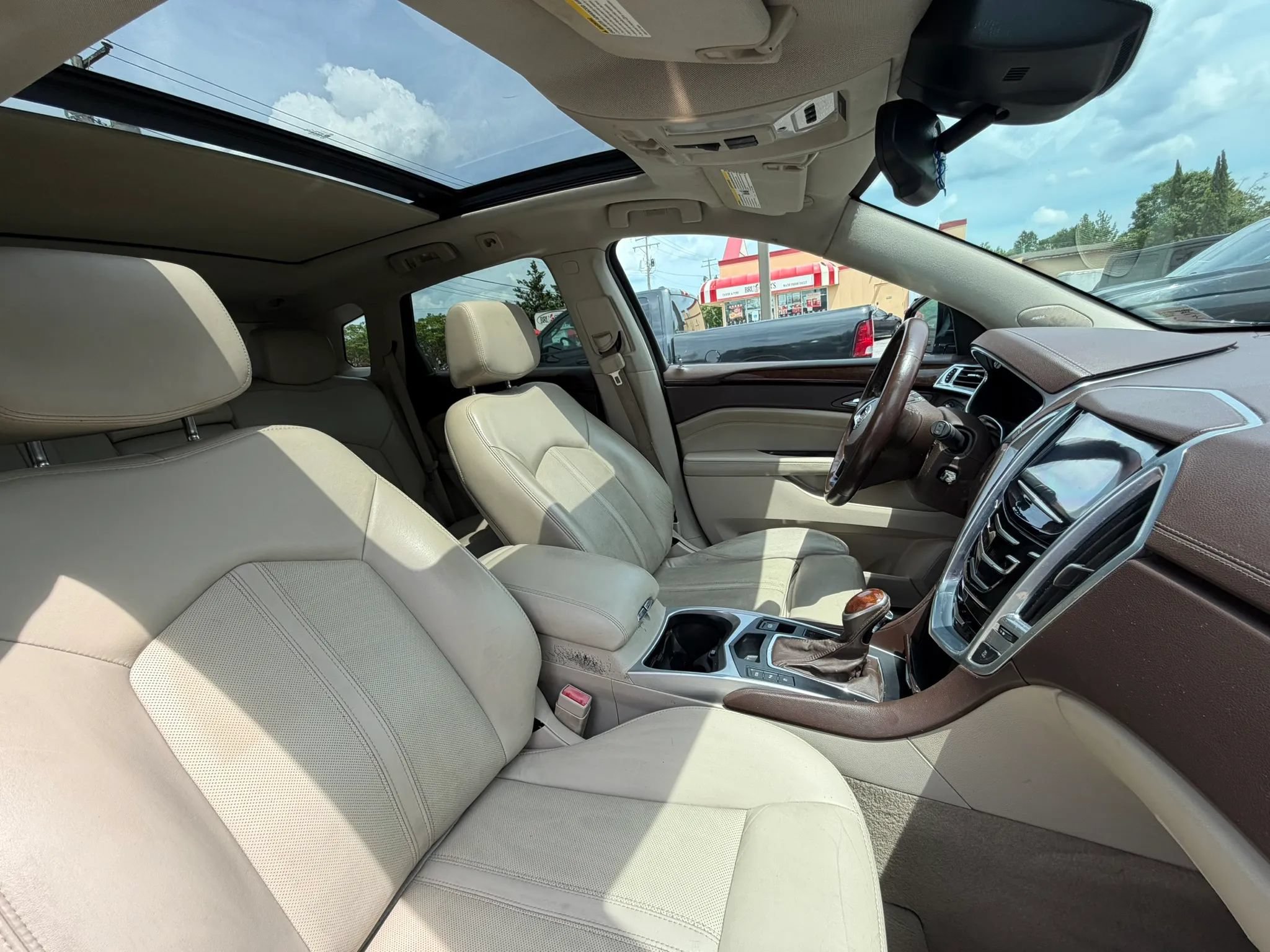 Used 2014 Cadillac SRX Luxury w/ Driver Awareness Package FWD image 19