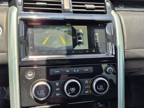 Used 2018 Land Rover Discovery HSE Luxury AWD/4WD image 27
