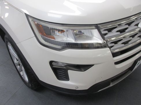 Certified 2018 Ford Explorer XLT w/ Equipment Group 202A image 9