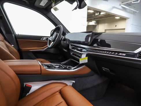 New 2026 BMW X5 xDrive40i w/ M Sport Package image 29