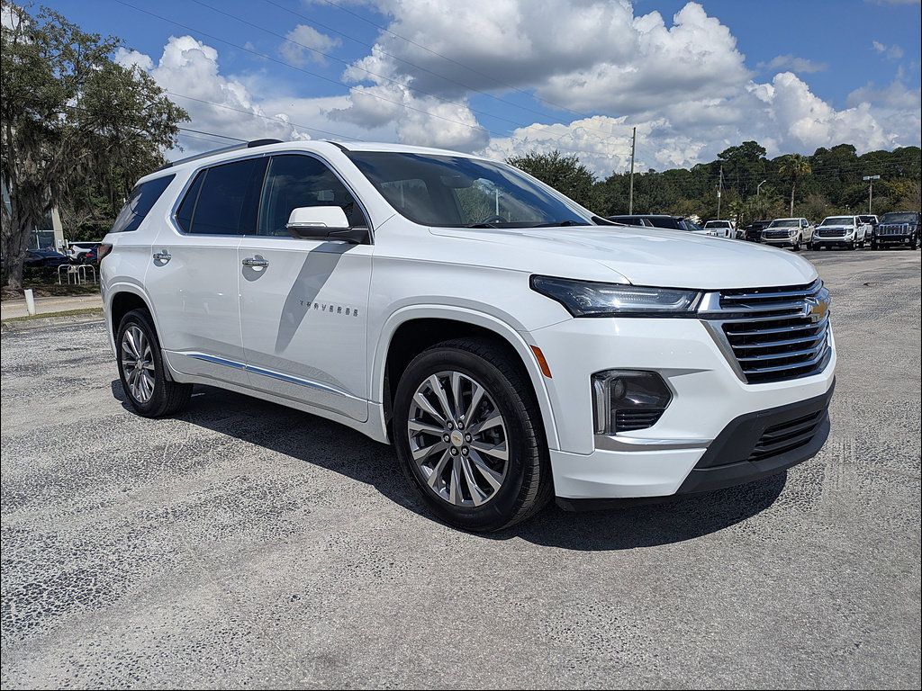 Used 2023 Chevrolet Traverse Premier FWD image 2