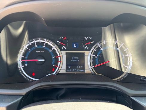Used 2018 Toyota 4Runner Limited AWD/4WD image 34