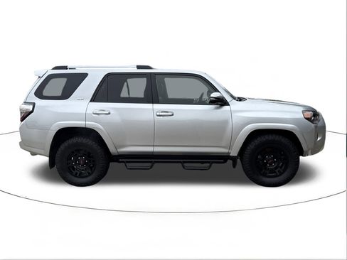 Used 2023 Toyota 4Runner SR5 Premium w/ Moonroof Package image 2