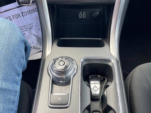 Used 2019 Ford Fusion SE FWD image 19