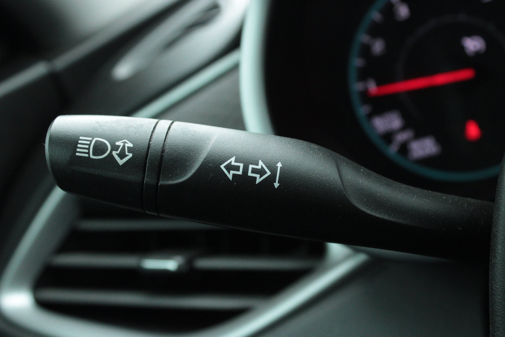 Used 2021 Chevrolet Malibu LS FWD image 30