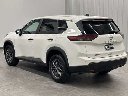 Used 2024 Nissan Rogue S image 4