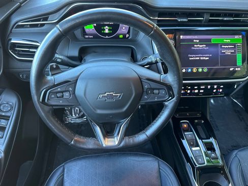 Used 2022 Chevrolet Bolt EUV LT w/ Convenience Package FWD image 16