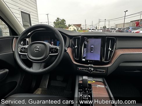 Used 2023 Volvo XC60 B5 Plus AWD/4WD image 17