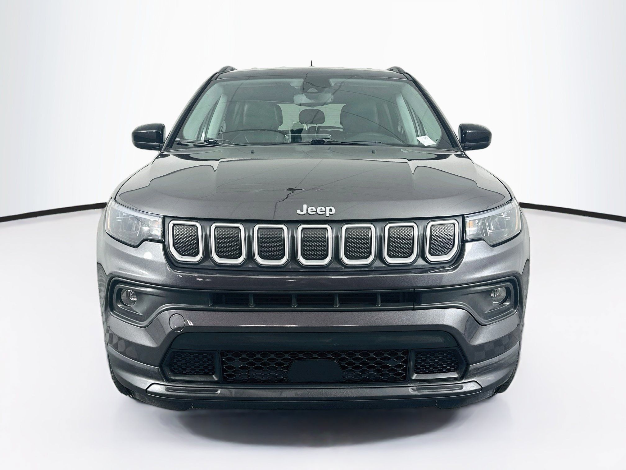 Used 2022 Jeep Compass Latitude FWD image 2