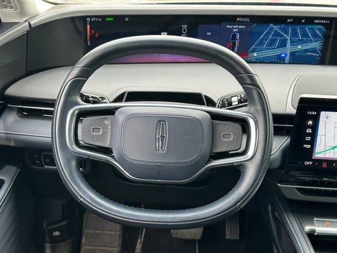 Used 2024 Lincoln Nautilus Reserve image 20