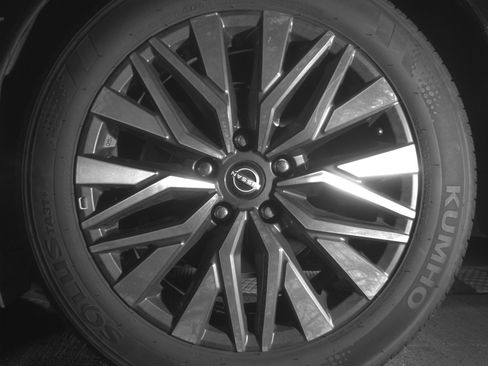Used 2025 Nissan Altima 2.5 SV FWD image 14