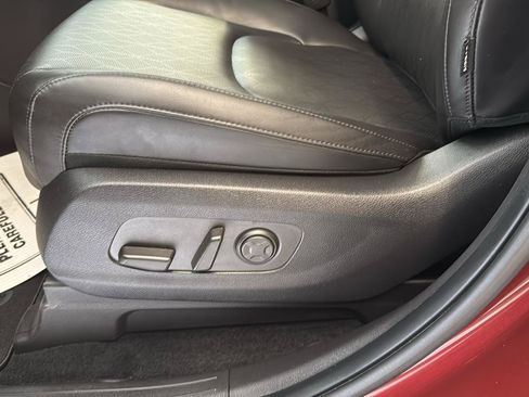 Used 2025 Kia Carnival SX FWD image 9