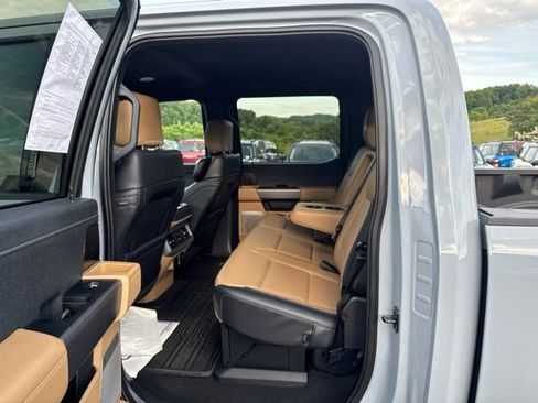 Used 2024 Ford F350 Lariat w/ Lariat Ultimate Package AWD/4WD image 14