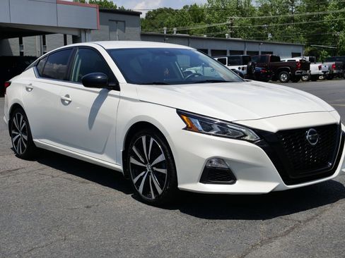 Used 2020 Nissan Altima 2.5 SR FWD image 4