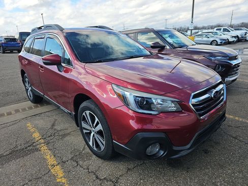 Used 2018 Subaru Outback 2.5i Limited w/ Popular Package #2 image 3