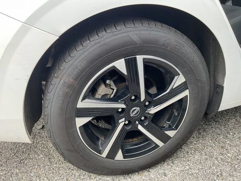 Used 2024 Nissan Sentra SV FWD image 12