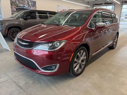 Certified 2019 Chrysler Pacifica Limited w/ Tire & Wheel Group