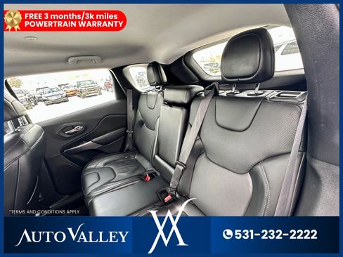 Used 2019 Jeep Cherokee Limited image 23