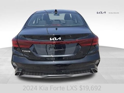 Used 2024 Kia Forte LXS FWD image 7