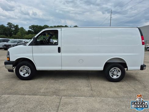 Certified 2025 Chevrolet Express 2500 w/ Driver Convenience Package RWD image 4