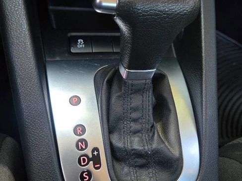 Used 2010 Volkswagen Jetta S image 28