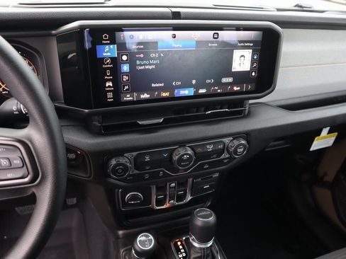 New 2026 Jeep Gladiator Sport image 5