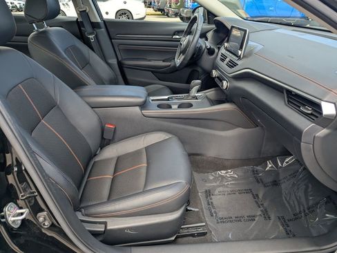 Used 2022 Nissan Altima 2.5 SR image 10