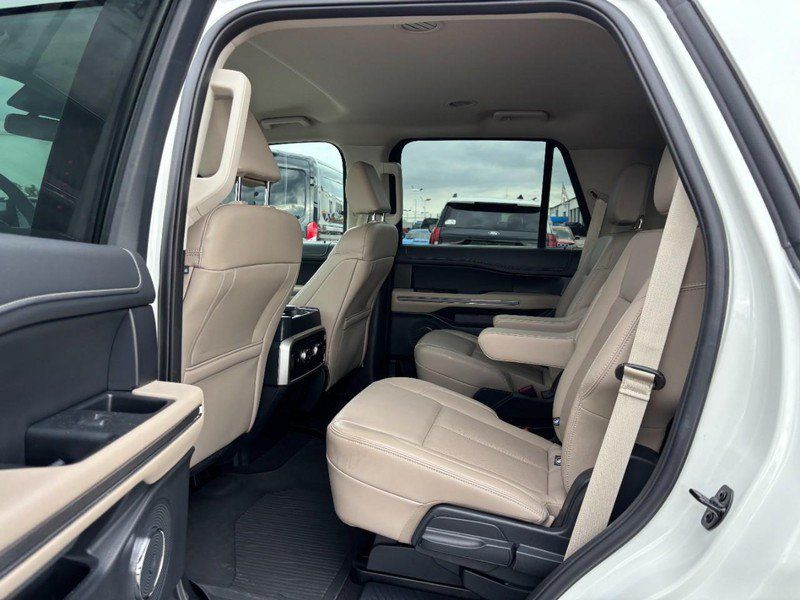 Used 2024 Ford Expedition XLT AWD/4WD image 14