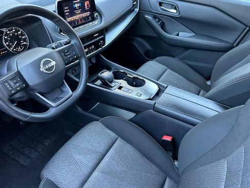 Used 2025 Nissan Rogue SV FWD image 10