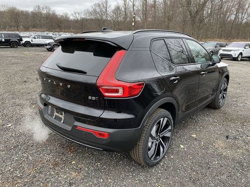 Used 2023 Volvo XC40 B5 Plus w/ Protection Package Premier AWD/4WD image 8