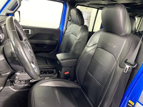 Used 2023 Jeep Wrangler Sahara w/ Cold Weather Group image 20