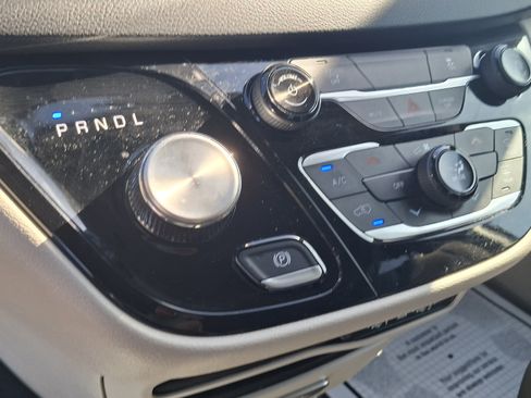 Used 2024 Chrysler Voyager LX FWD image 15