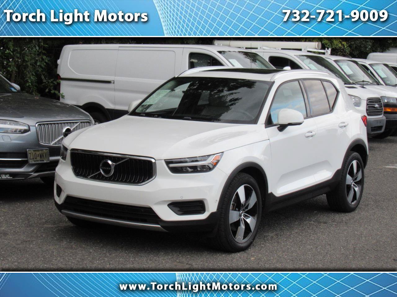 Used 2019 Volvo XC40 T5 Momentum AWD/4WD image 1