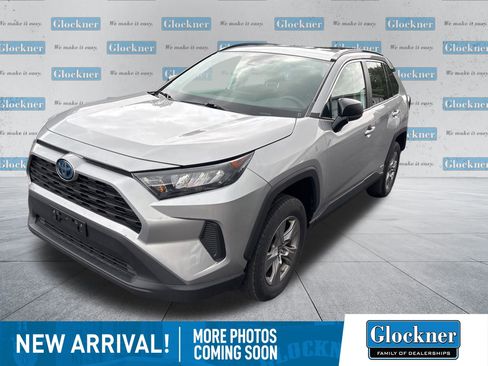 Used 2022 Toyota RAV4 LE AWD/4WD image 1