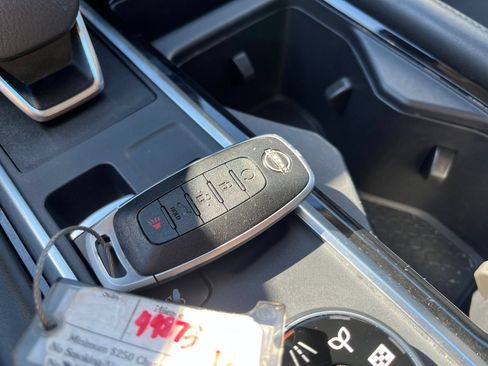 Used 2025 Nissan Pathfinder SV AWD/4WD image 27