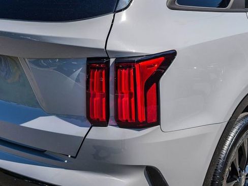 Certified 2023 Kia Sorento SX FWD image 8